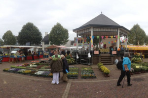 De markt in Brummen op het marktplein