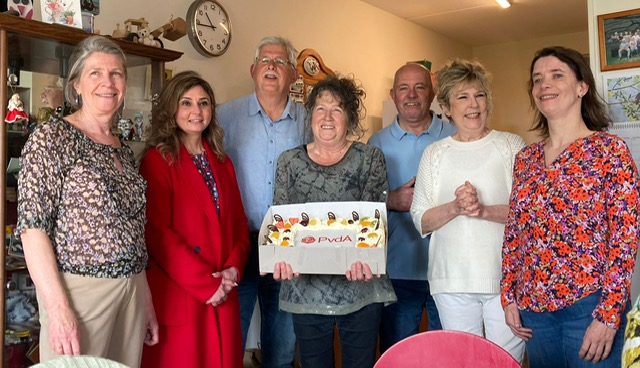 Van links naar rechts: Cathy Sjerps, Yasemin Cegerek, Karel Lederboer, Sonja Leemkuil, Berend Klok, Margo van Enck-Hulleman en Simone Cox.